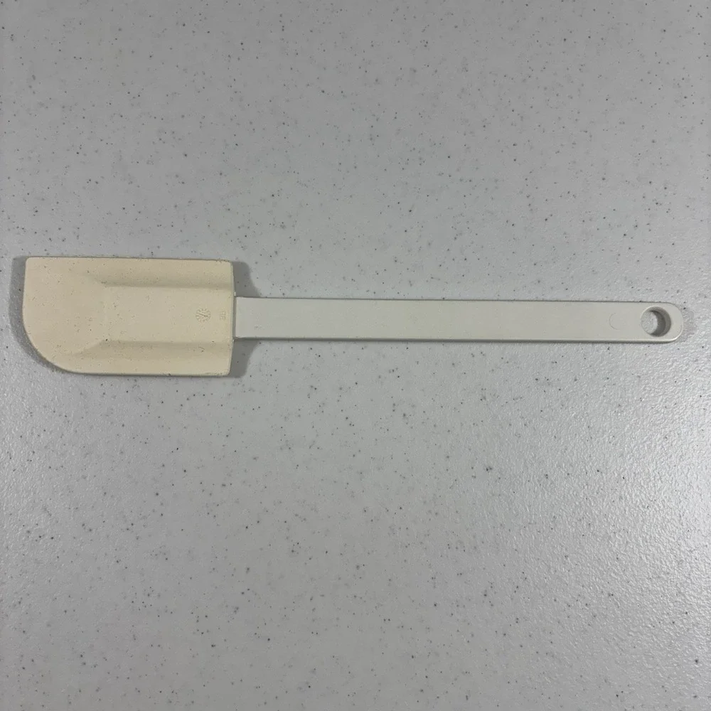 VTG Pampered Chef Flat Spatula Scraper Silicon White USA Made 3B FLAW